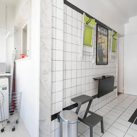 Apartment Charming Modern In