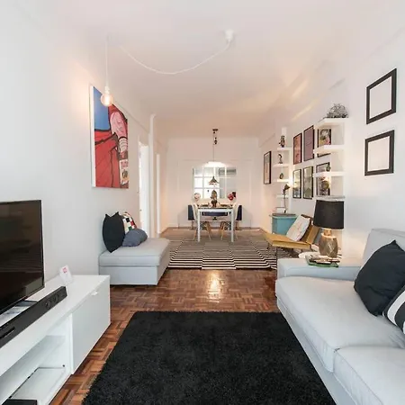 Charming Modern In Apartment Lisbon
