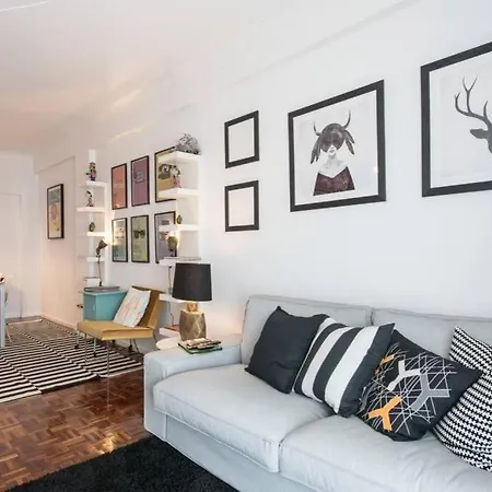 Charming Modern In Apartment Lisbon