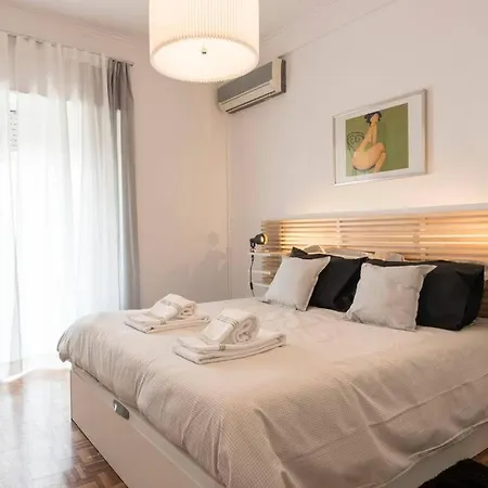 Charming Modern In Apartment *