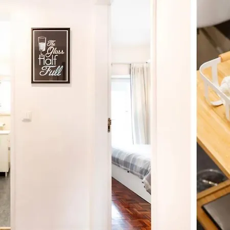 Charming Modern In Apartment Lisbon