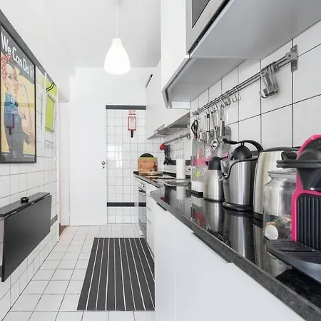 Charming Modern In Apartment Lisbon